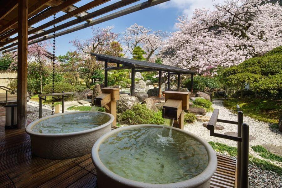 Tắm onsen tại Beppu vào tháng 3 là một trải nghiệm tuyệt vời và không thể bỏ qua khi du lịch Nhật Bản