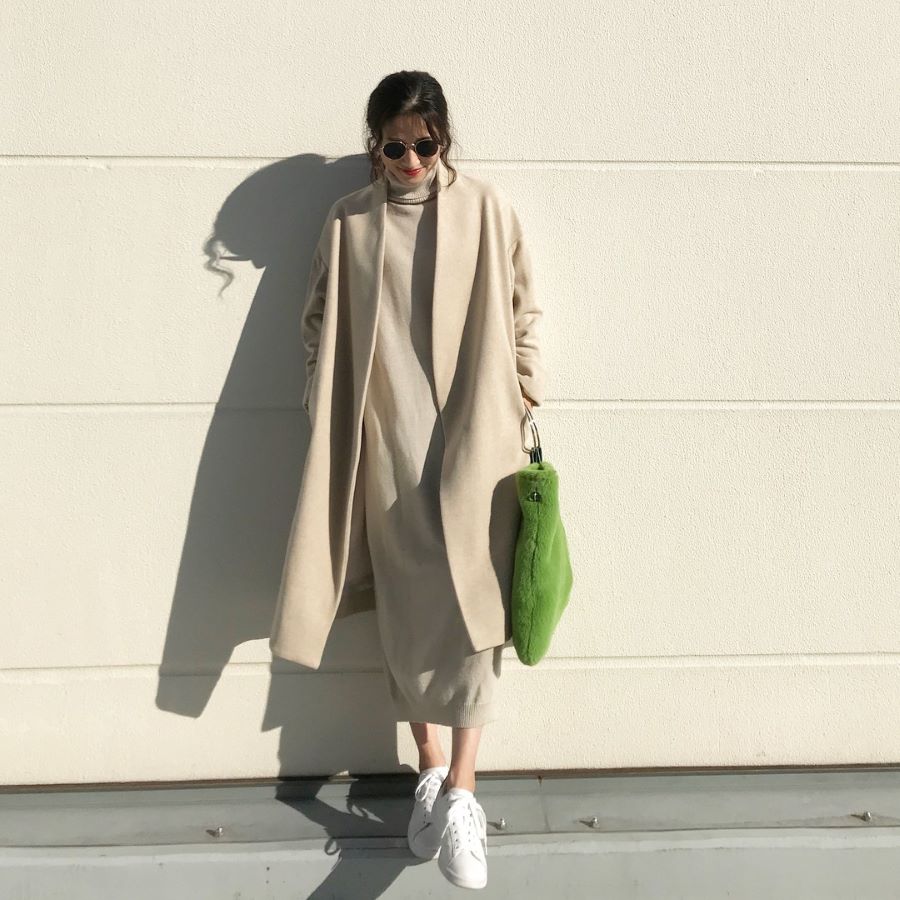 Một chiếc áo khoác nhẹ là item không thể thiếu trong hành trang của bạn