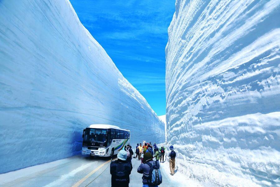 Tateyama Kurobe Alpine Route là một cung đường núi hùng vĩ với cảnh quan thiên nhiên tuyệt đẹp