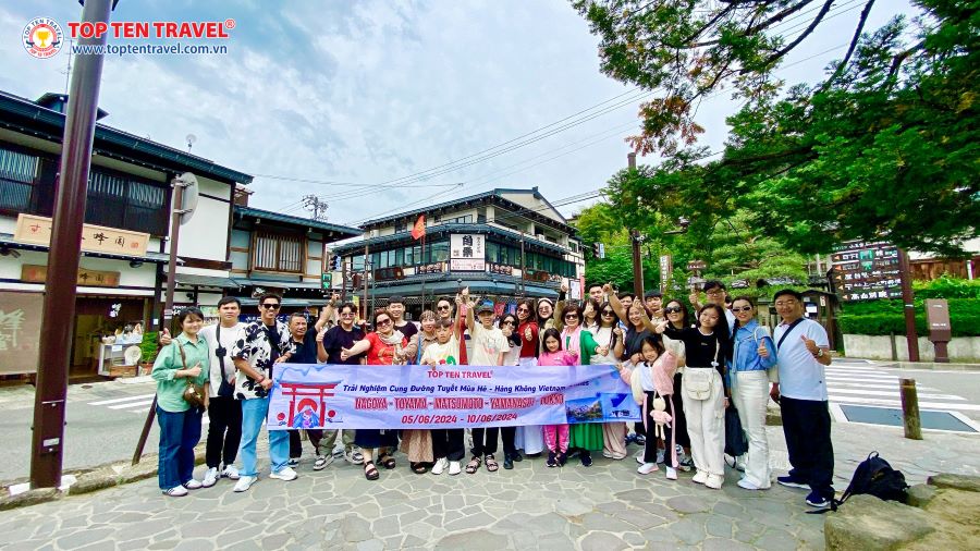 Những vị khách đã tin tưởng và lựa chọn dịch vụ du lịch tại Top Ten Travel