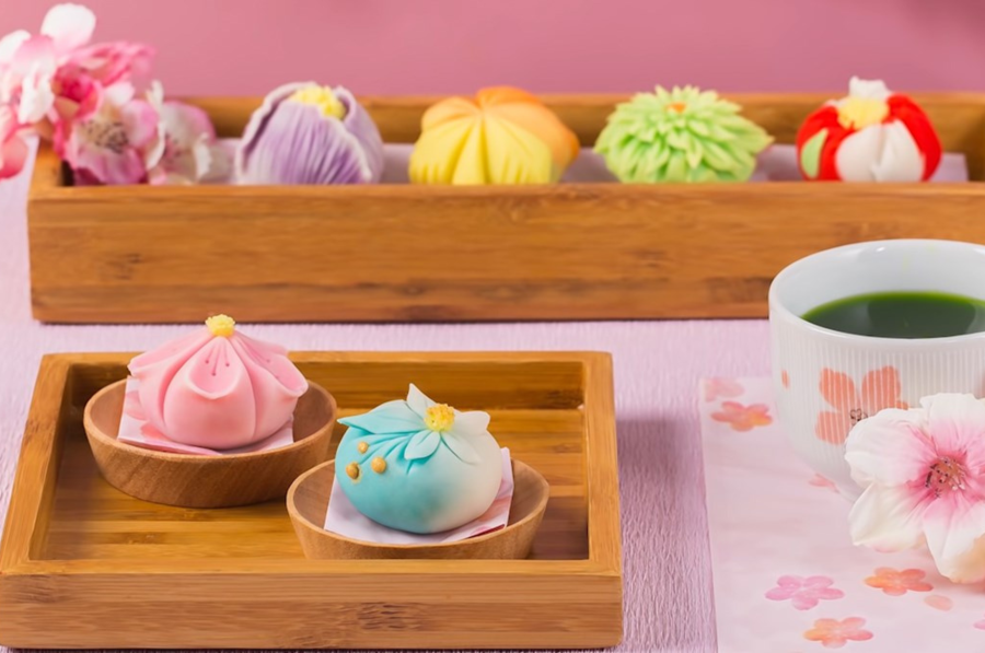 Mỗi chiếc bánh namagashi đều là một tác phẩm nghệ thuật nhỏ được tạo hình một cách tỉ mỉ và khéo léo