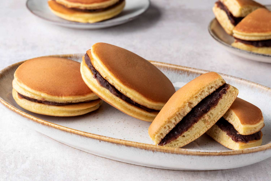 Dorayaki là một loại bánh ngọt truyền thống của Nhật Bản