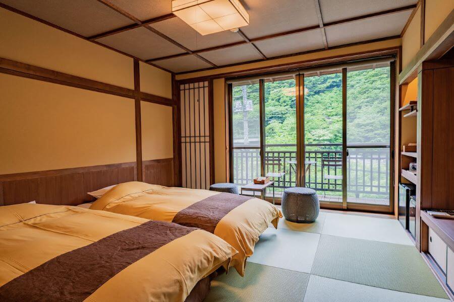Mỗi Ryokan đều mang một vẻ đẹp riêng, nhưng đều có sự kết hợp hài hòa giữa truyền thống và thiên nhiên