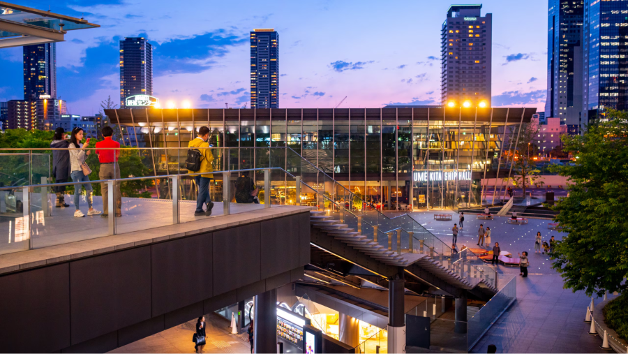 Umeda - Một trong tâm thương mại sầm uất nằm ở phía bắc của Osaka, thu hút đông đảo người dân địa phương và du khách