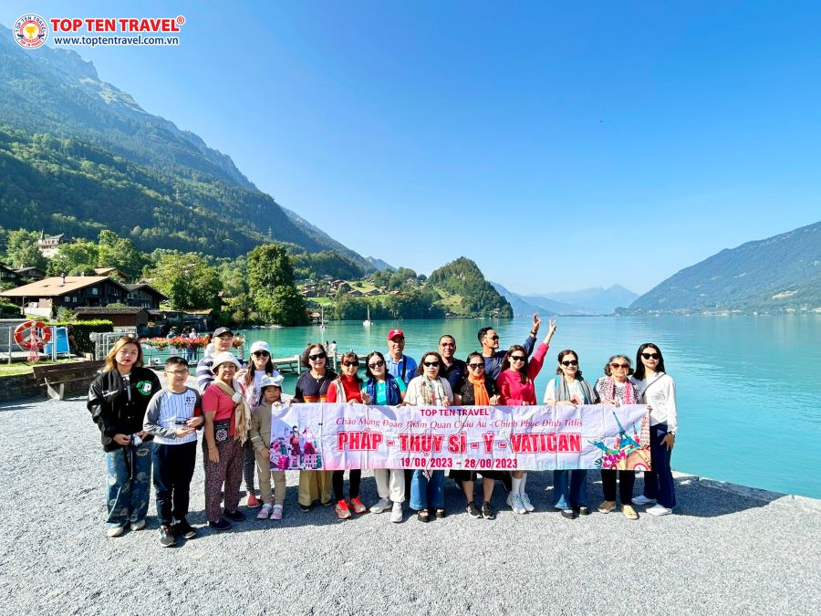 Khung cảnh nên thơ của hồ Brienz khiến ai cũng phải trầm trồ