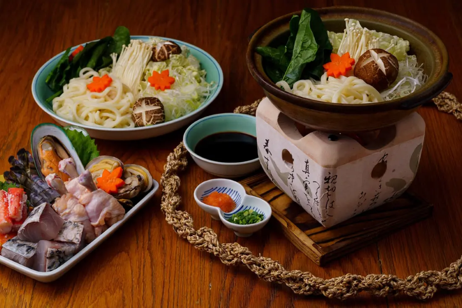 Mùa đông Tokyo là thời điểm lý tưởng để bạn thưởng thức những món ăn nóng hổi, đậm đà hương vị