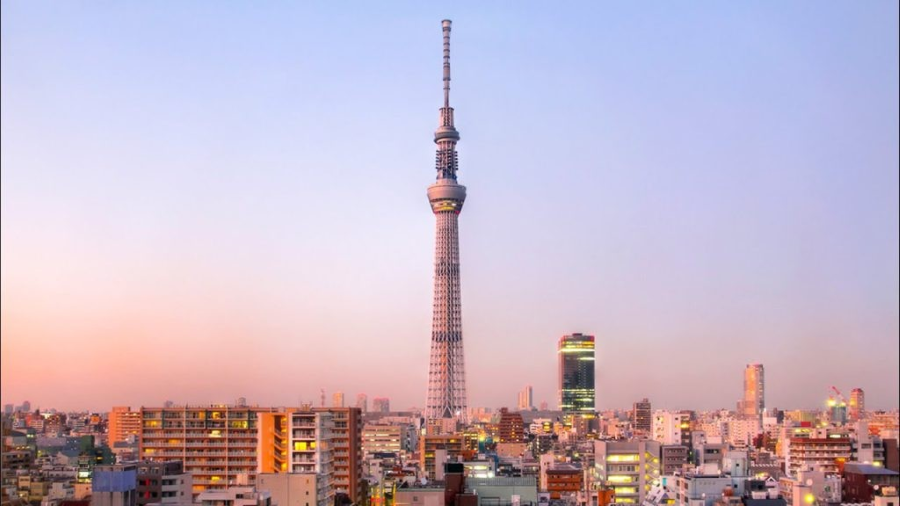 Tháp Tokyo Sky Tree không chỉ là một công trình kiến trúc độc đáo mà còn là một đài quan sát tuyệt vời để ngắm nhìn toàn cảnh thành phố