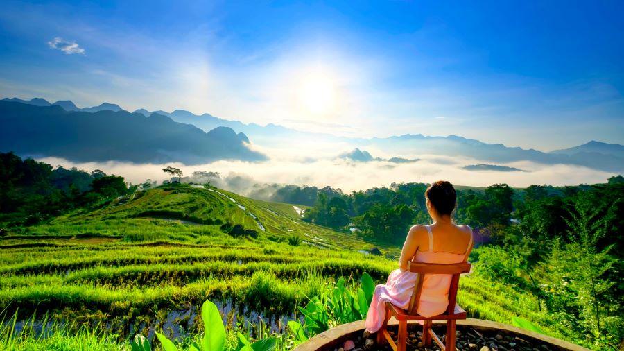 Những thửa ruộng xanh mơn mởn là đặc trưng của Pù Luông