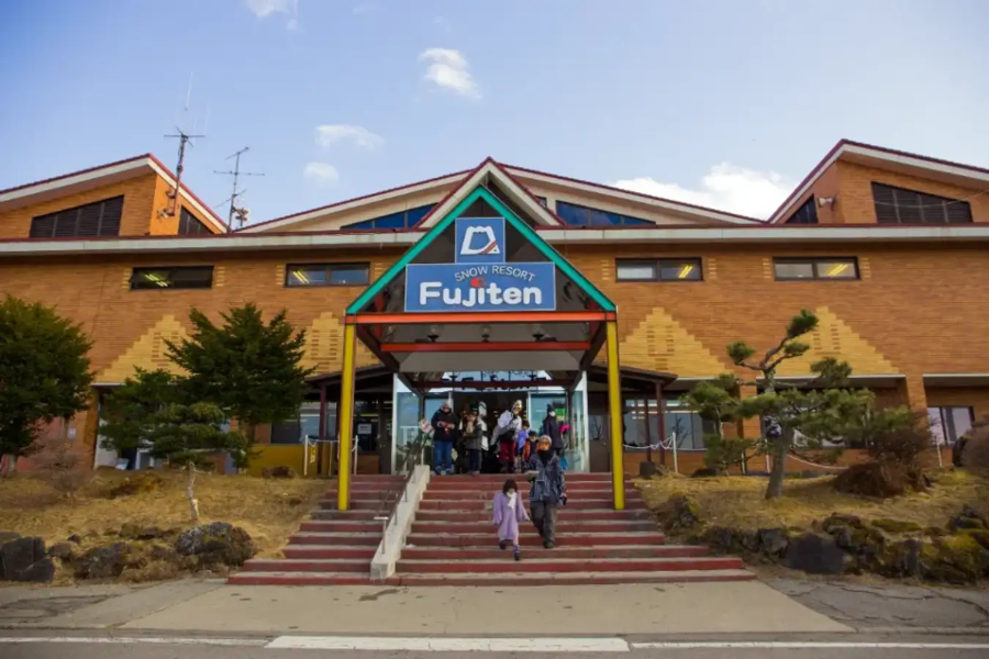 Fujiten còn là một khu nghỉ dưỡng đẳng cấp với đầy đủ tiện nghi hiện đại