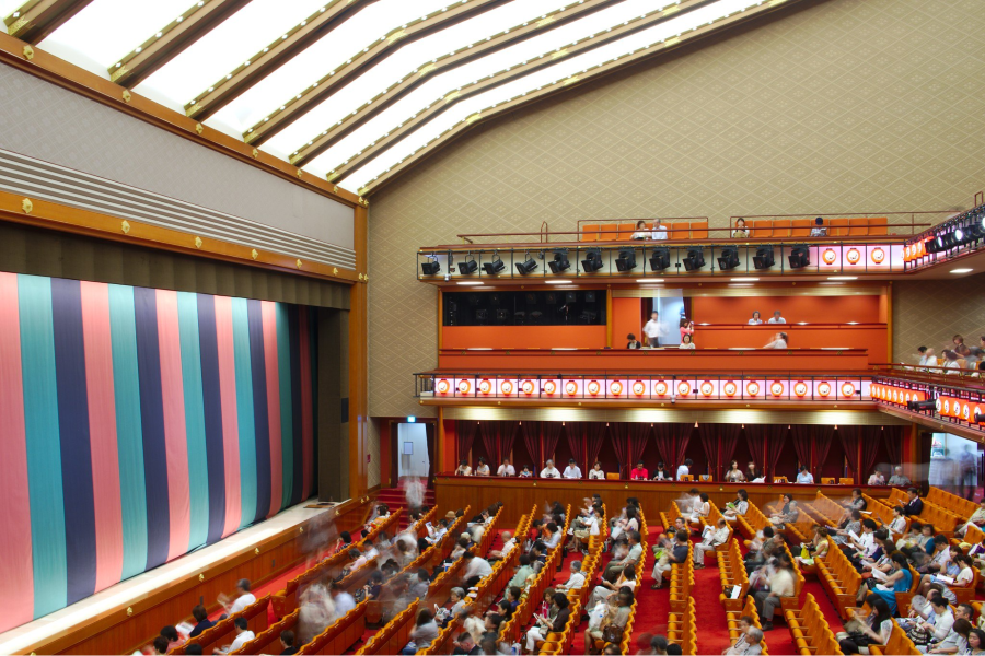 Check-in nhà hát Minamiza Kabuki là một trải nghiệm văn hóa độc đáo mà bạn không nên bỏ lỡ khi đi du lịch Kyoto