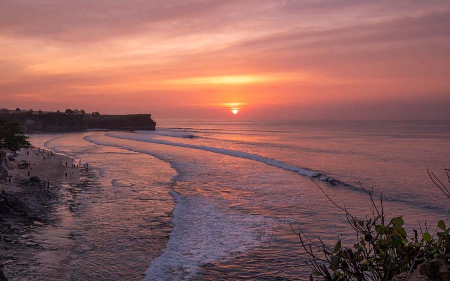 Bãi biển Balangan - Viên ngọc ẩn mình với hoàng hôn rực rỡ