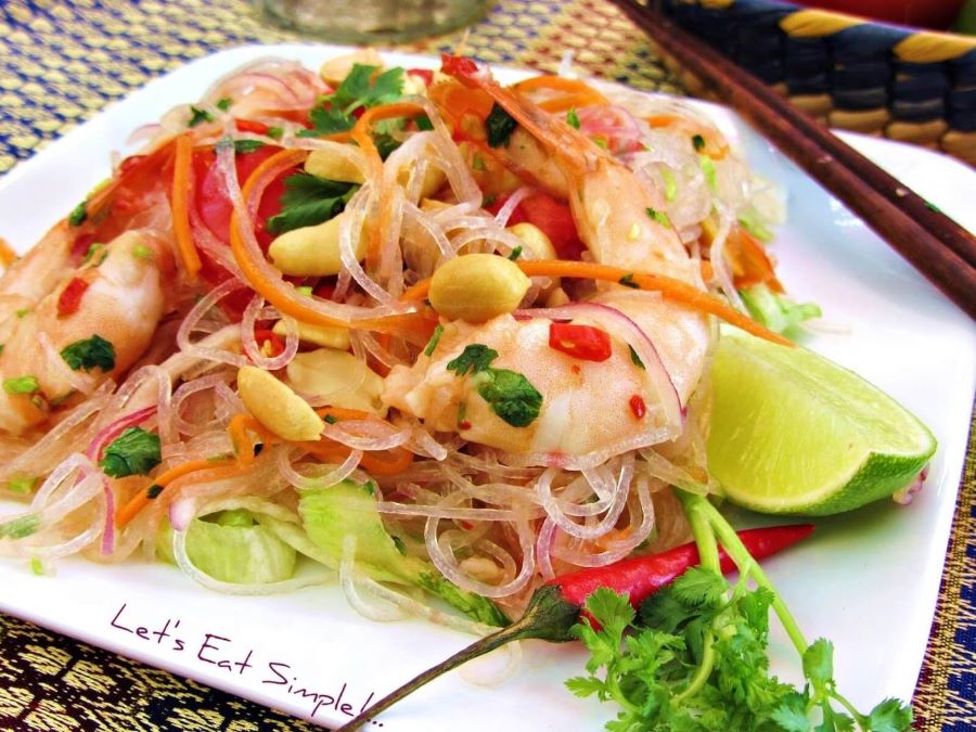 Yum Woon Sen - Miến xào cay - Một trong những món ăn nổi tiếng tại vùng đất Pattaya xinh đẹp này