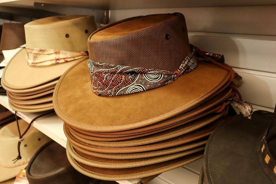 Du khách có thể tìm mua những chiếc mũ Akubra độc đáo tại các khu du lịch ở Úc