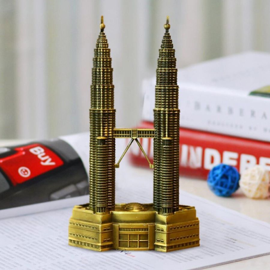 Mô hình Tháp đôi Petronas - Một trong những món quà lưu niệm Malaysia ý nghĩa dành tặng người thân và bạn bè