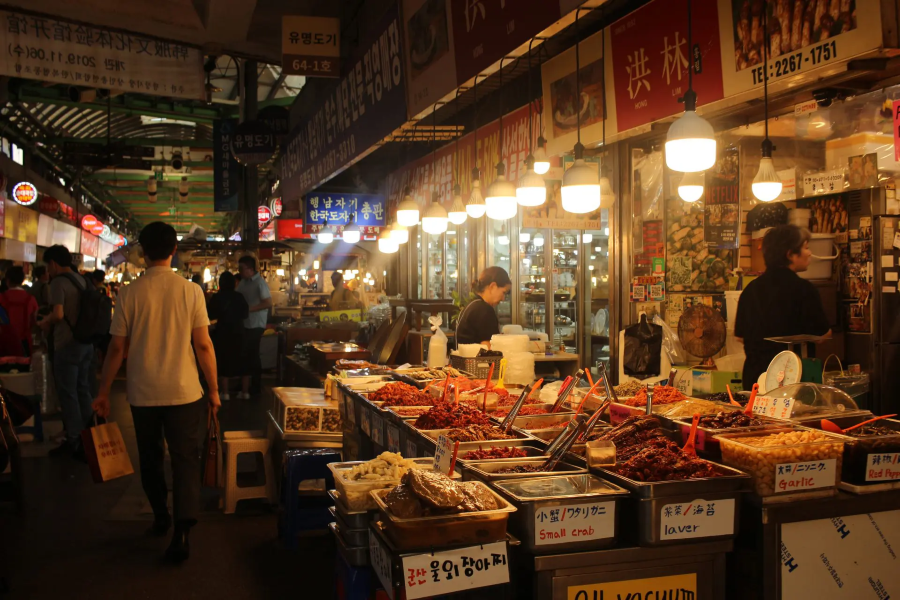 Gwangjang không chỉ là nơi giao thương mua bán mà còn là nơi lưu giữ những giá trị văn hóa ẩm thực đặc trưng của người Hàn