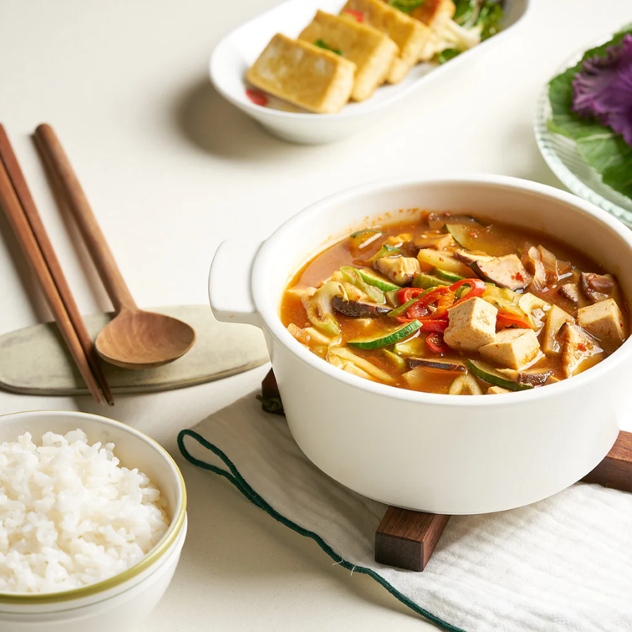 Món canh tương đậu Doenjang Jjigae là một biểu tượng của ẩm thực Hàn Quốc
