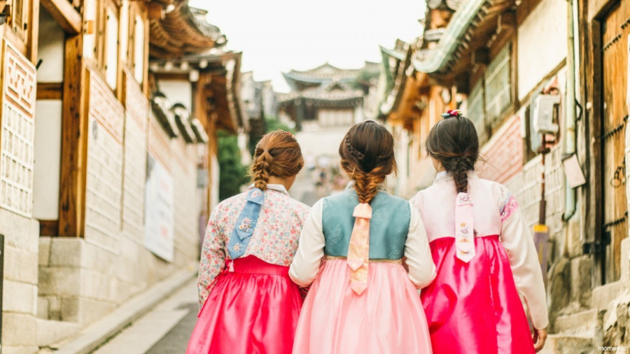 Hanbok sử dụng rất nhiều màu sắc khác nhau để tạo nên sự độc đáo và đẹp mắt