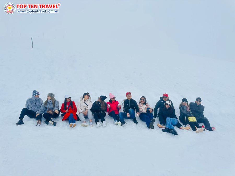 Đoàn khách Top ten Travel tham quan và khám phá Châu Âu