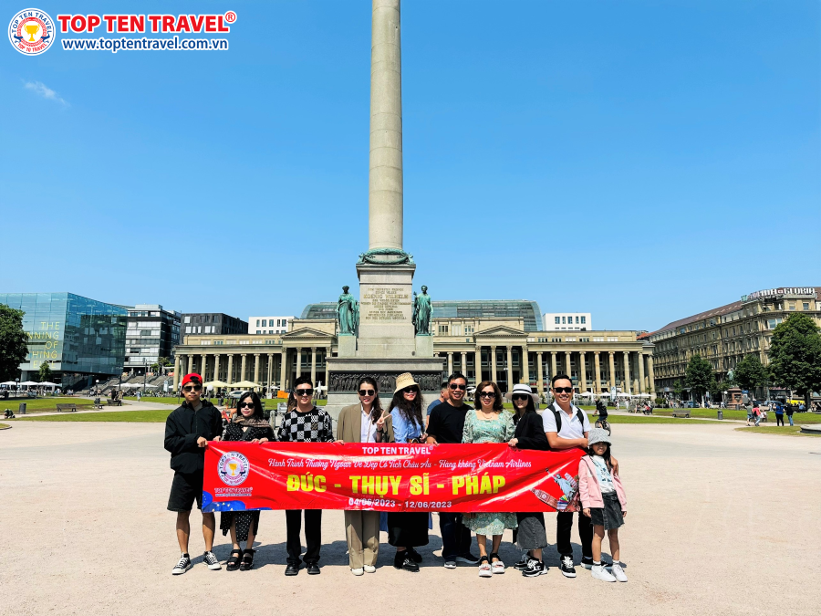 Đoàn khách nhà Top Ten Travel checkin tại các địa điểm nổi tiếng