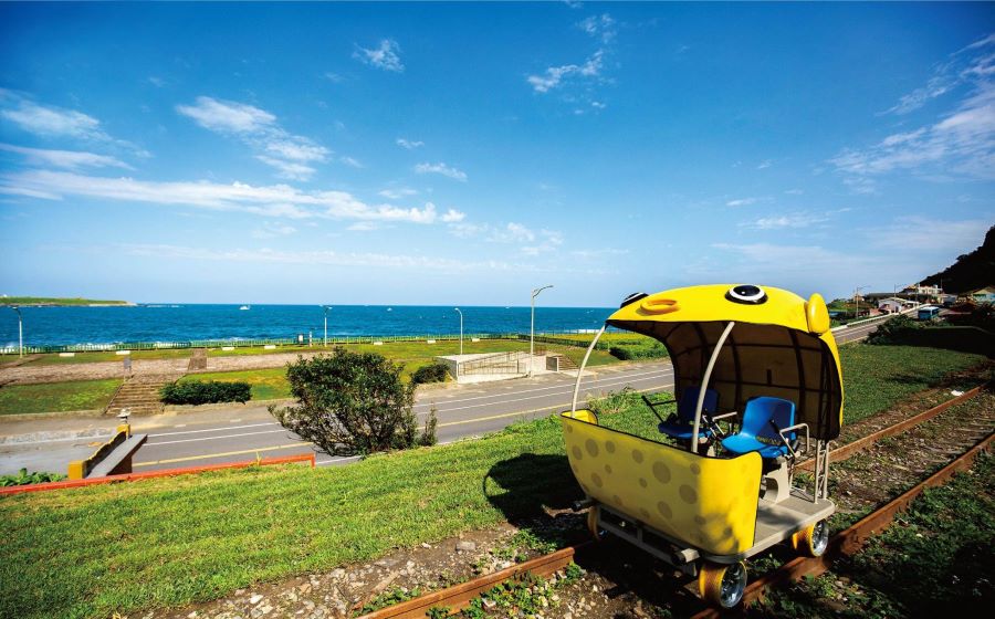 Trải nghiệm thú vị khi đạp xe trên đường ray Shen'ao