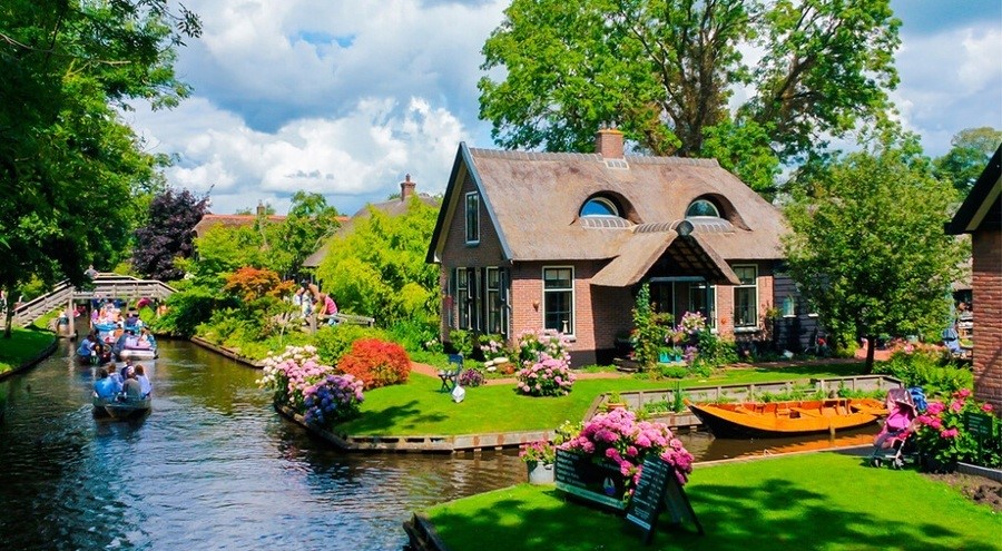 Vẻ đẹp thơ mộng của làng cổ Giethoorn