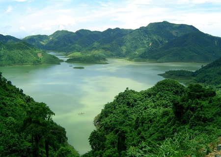 Hồ Thung Nai- Hòa Bình.