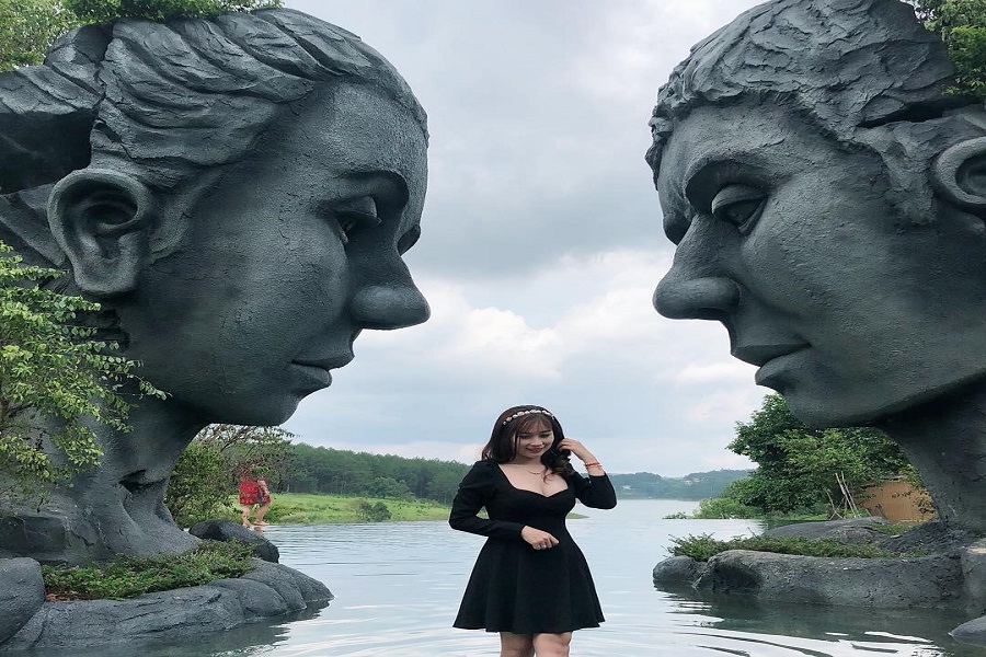 Hồ Vô Cực - Địa điểm check-in cho hội "sống ảo" ở Đà Lạt