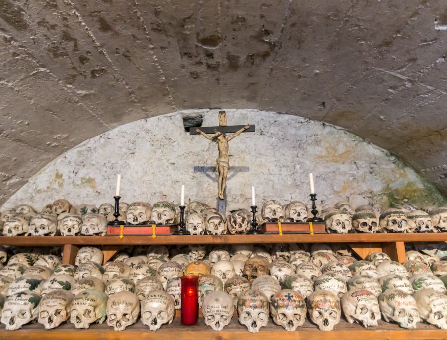 Ngôi nhà xương St. Michael - Địa điểm du lịch có phần rùng rợn của thị trấn Hallstatt