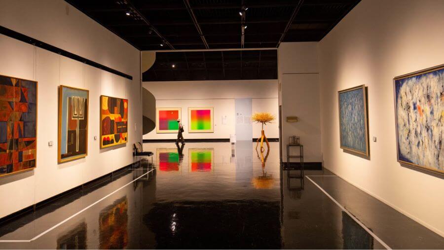 Nếu bạn yêu thích nghệ thuật, Bảo tàng Nghệ thuật Hokkaido là một điểm đến không thể bỏ qua