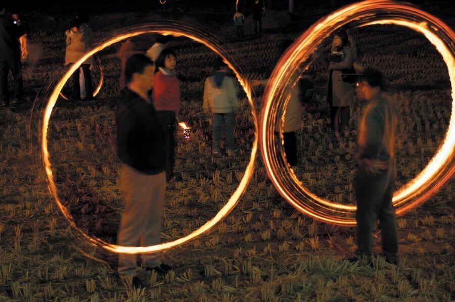 Jwibulnori là một hoạt động truyền thống đặc sắc của trẻ em Hàn Quốc trong đêm rằm tháng Giêng