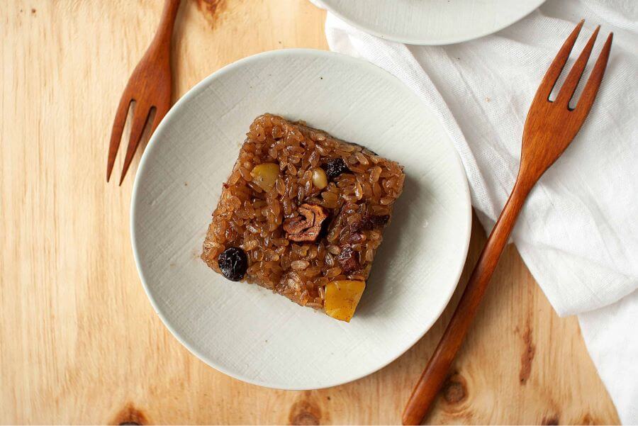 Yaksik là một món tráng miệng truyền thống của Hàn Quốc, thường được thưởng thức trong dịp lễ Jeongwol Daeboreum