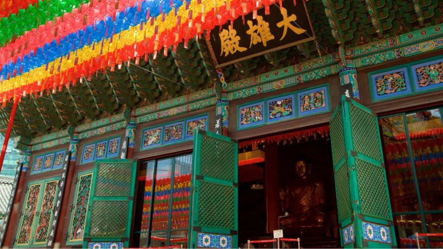 Jogyesa không chỉ là một ngôi chùa để thờ cúng mà còn là một tác phẩm nghệ thuật kiến trúc độc đáo