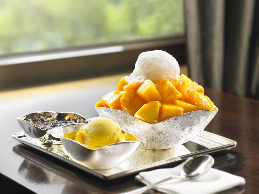 Kem đá bào Bingsu Hàn Quốc hiện đại kết hợp với nhiều nguyên liệu khác nhau 