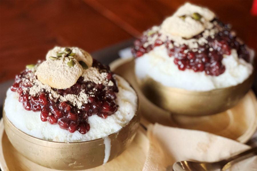 Kem đá bào Bingsu đậu đỏ là một trong những loại Bingsu Hàn Quốc được ưa chuộng nhất 