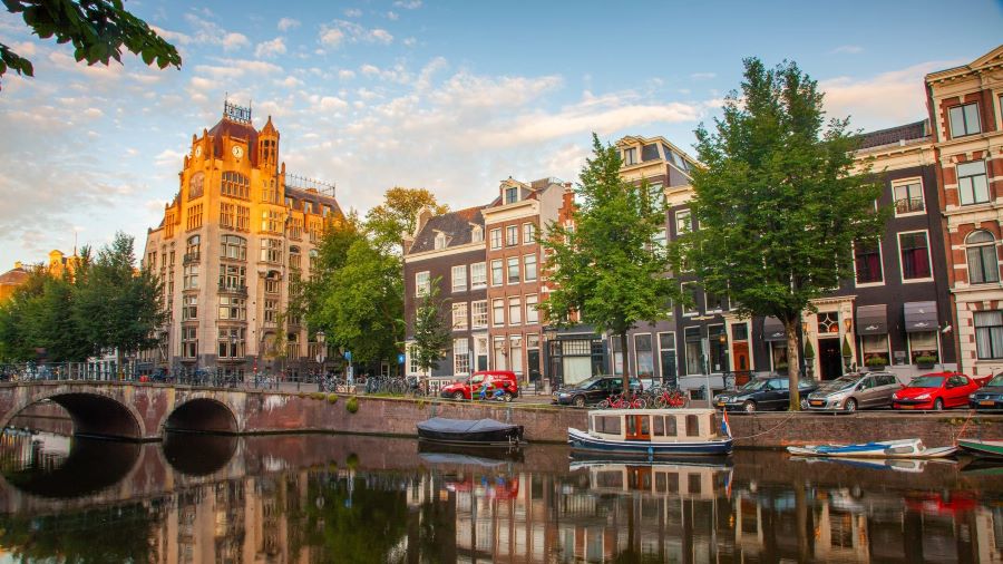 Đâu là thời điểm thích hợp để khám phá Kênh đào Amsterdam
