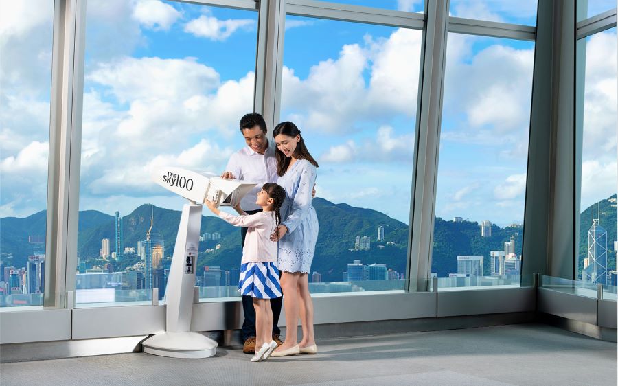 Du khách có thể chiêm ngưỡng toàn cảnh thành phố hoa lệ tại khu Sky 100