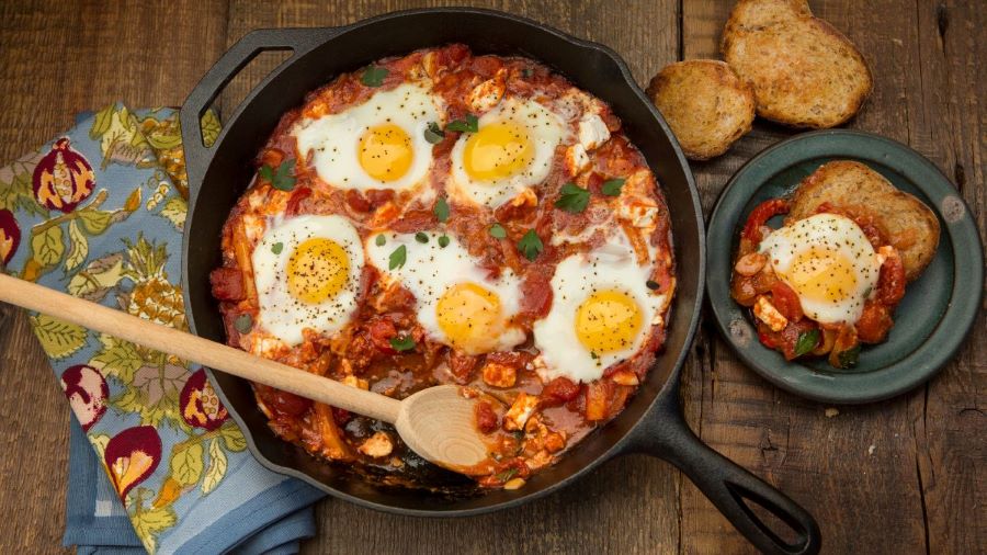 Shakshuka tuy có vẻ đơn giản thế nhưng lại thơm ngon và dễ ăn vô cùng