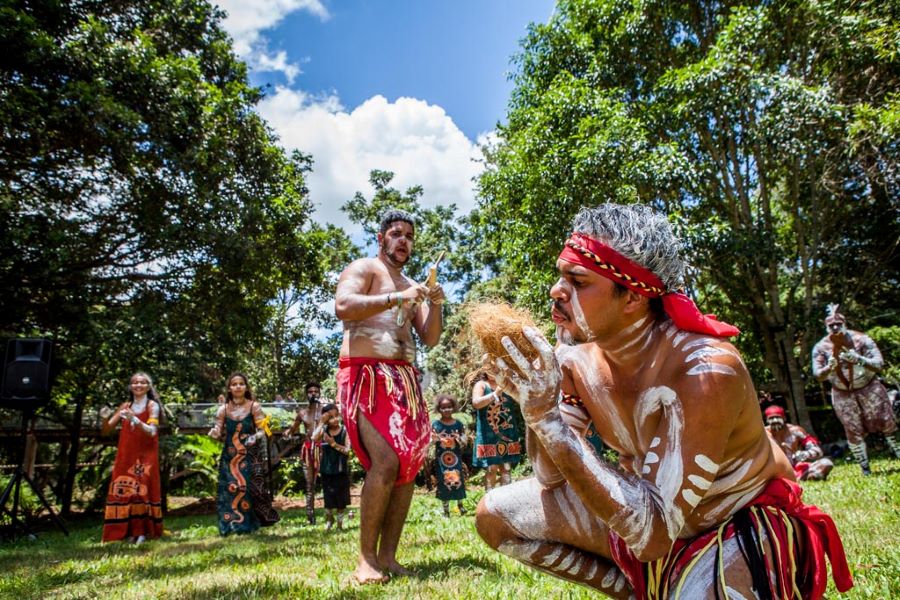 Người dân hóa trang trong những điệu múa ở lễ hội Dreaming