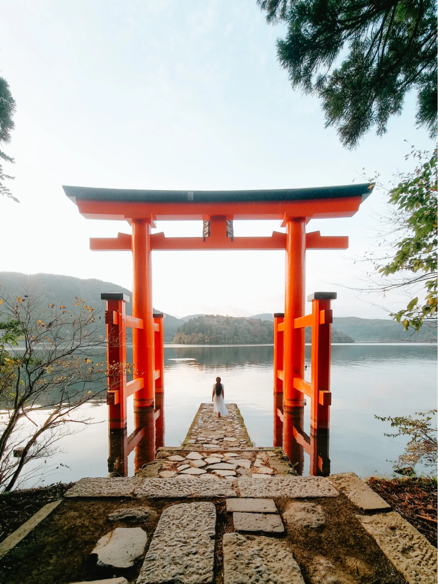 Heiwa no Torii không chỉ là một công trình kiến trúc đẹp mắt mà còn mang ý nghĩa sâu sắc