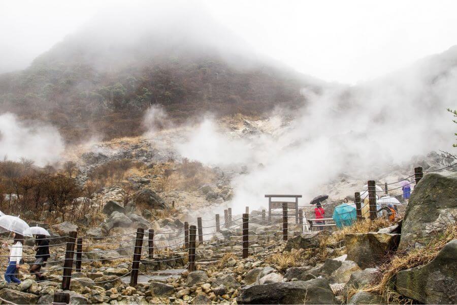 Khám phá thung lũng Owakudani “bằng chân” là một trải nghiệm tuyệt vời