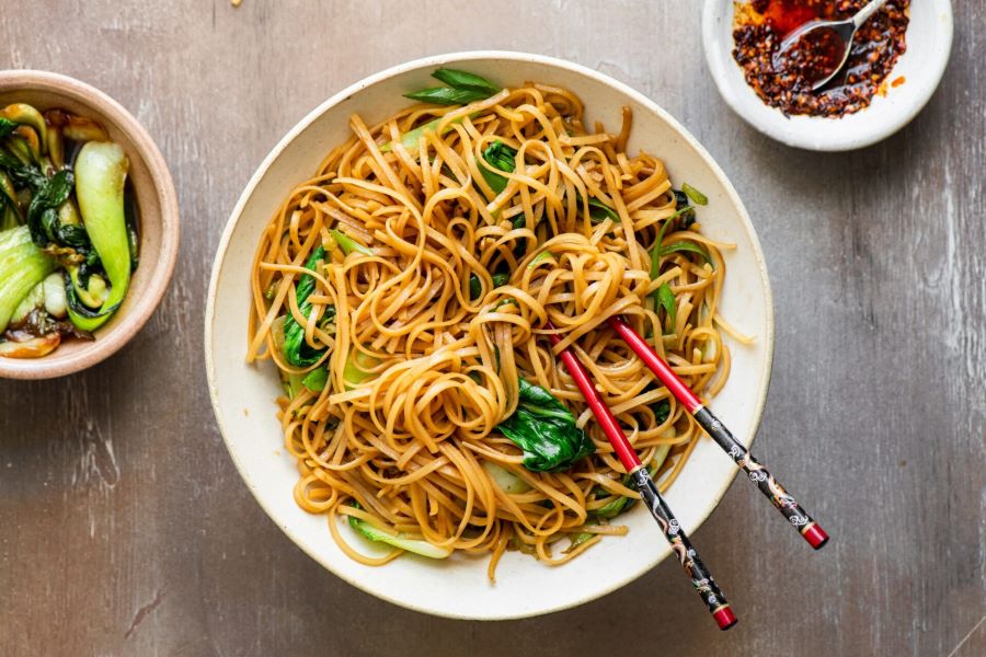 Mì trường thọ là món ăn truyền thống không thể thiếu vào dịp Tết của người Singapore 