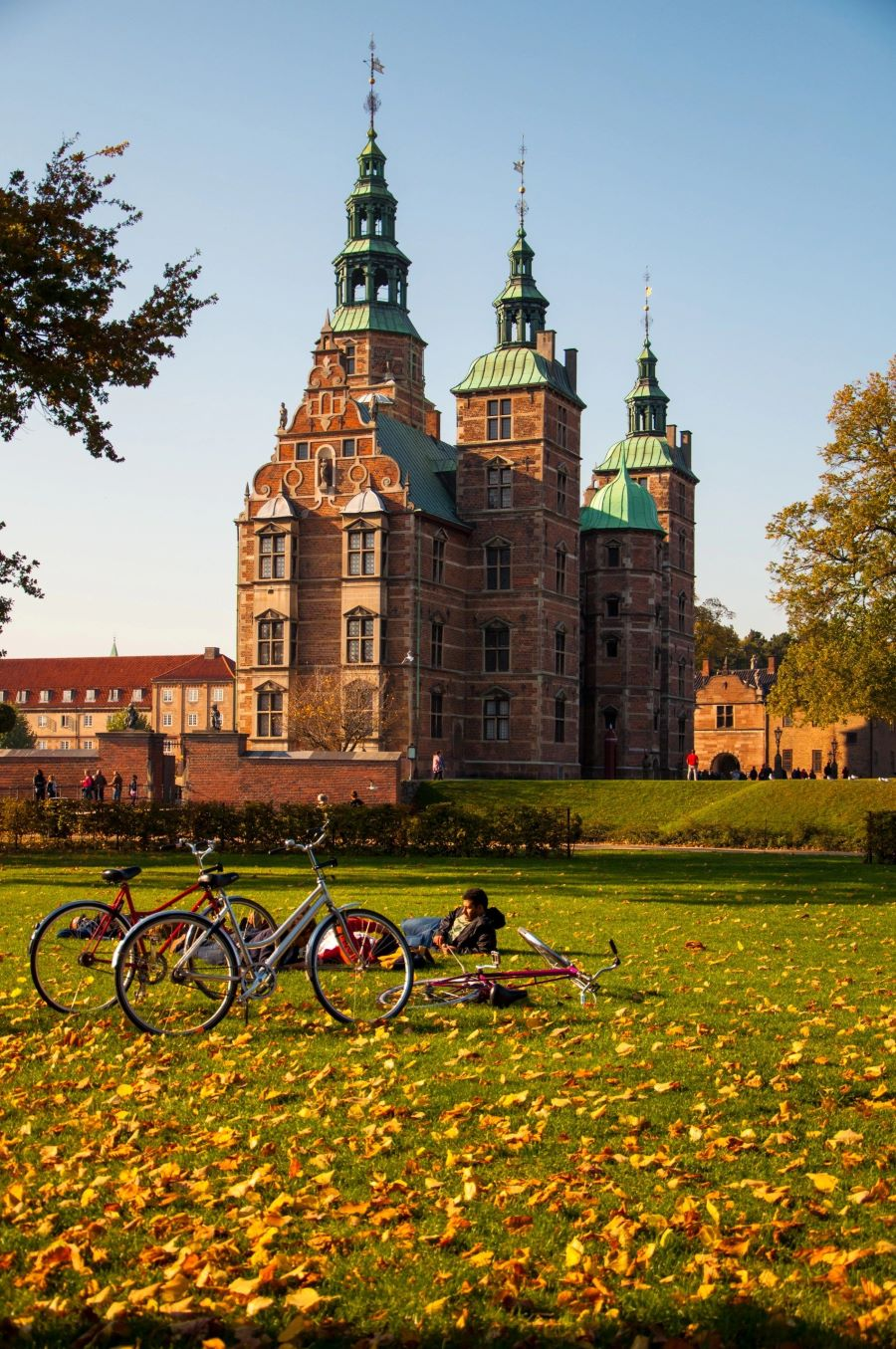 Lâu đài Rosenborg cũng là một điểm đến tuyệt vời trong chuyến khám phá Đan Mạch