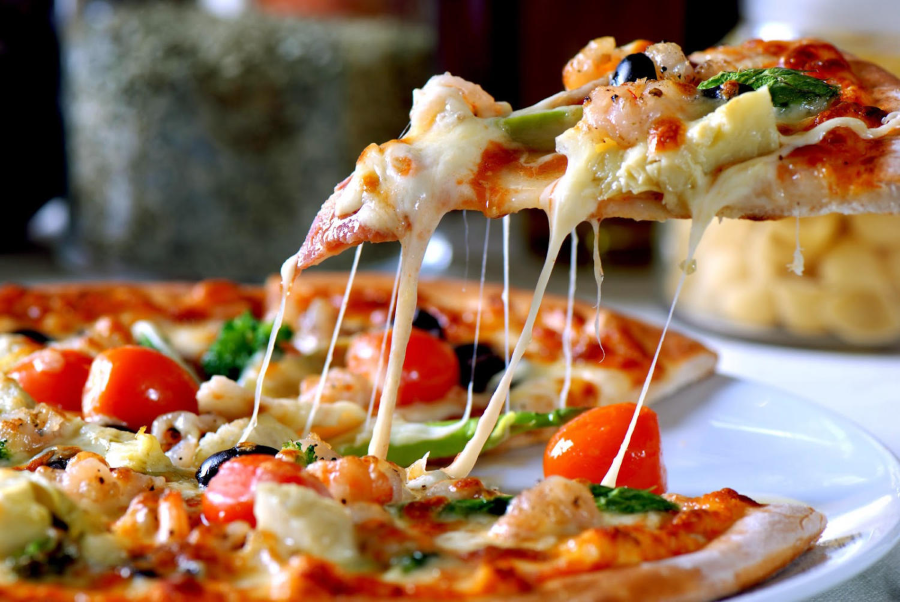 Pizza - một trong những món ăn Ý được các tín đồ sành ăn trên khắp thế giới yêu thích