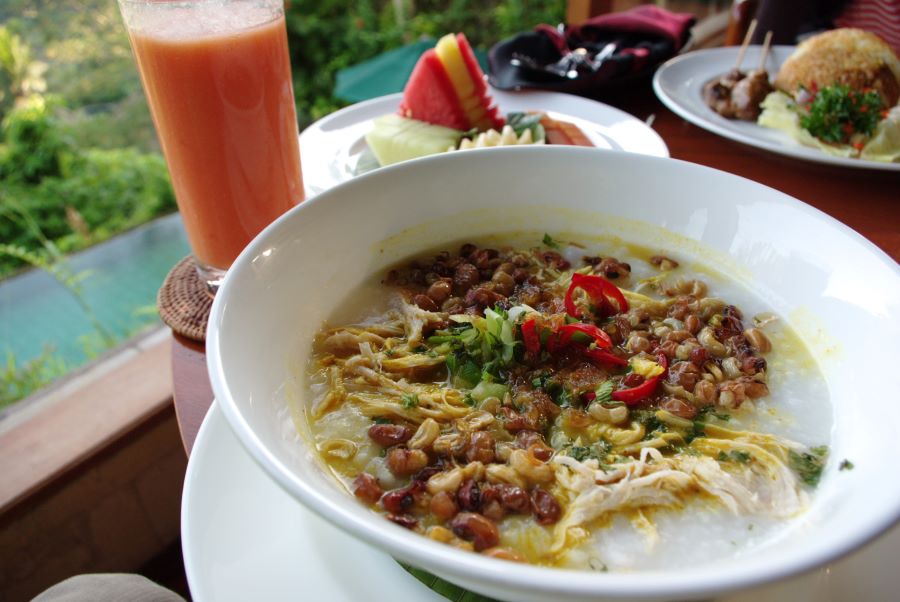 Thưởng thức bữa sáng truyền thống của Bali bằng món cháo gạo Bubur Mangguh
