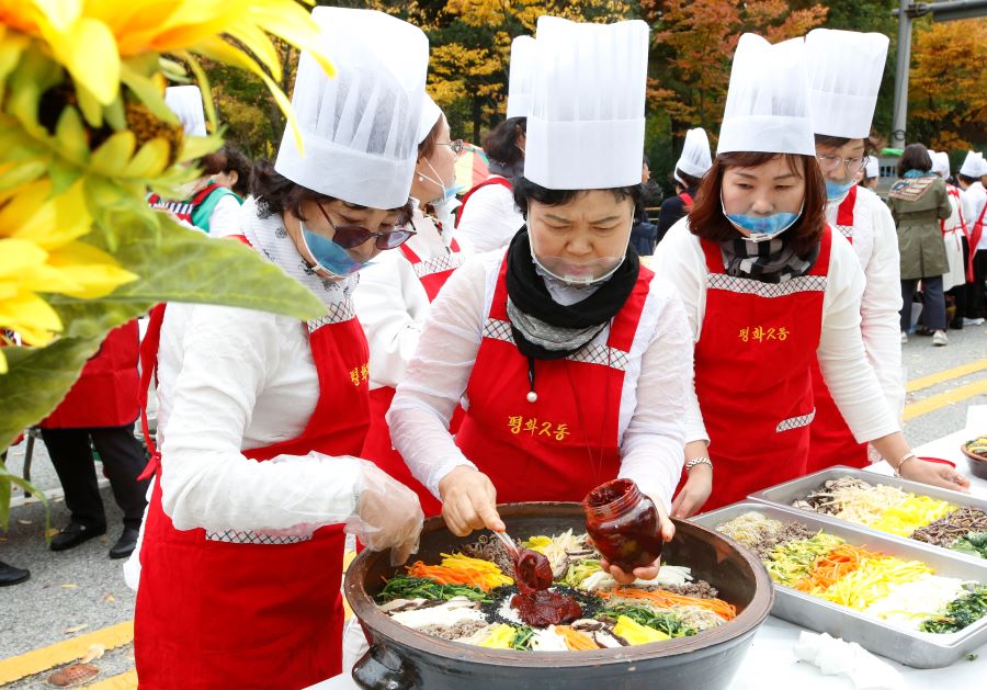 Lễ hội ẩm thực Jeonju Bibimbap thu hút lượng lớn khách du lịch ghé thăm mỗi năm