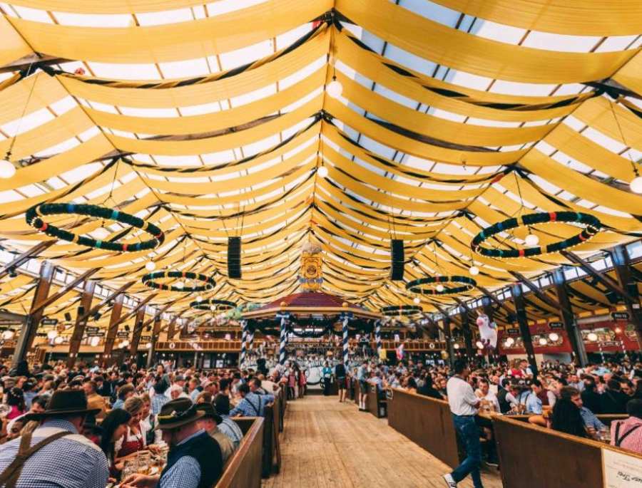 Tại lễ hội, du khách sẽ được thưởng thức rất nhiều các loại bia mạnh thơm ngon