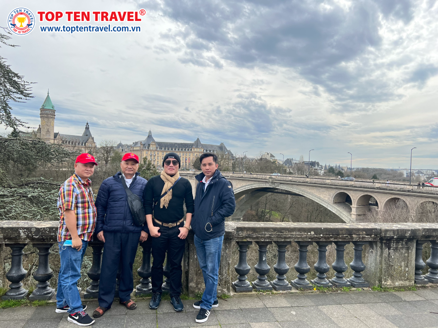 Khách nhà Top Ten check-in tại Luxembourg