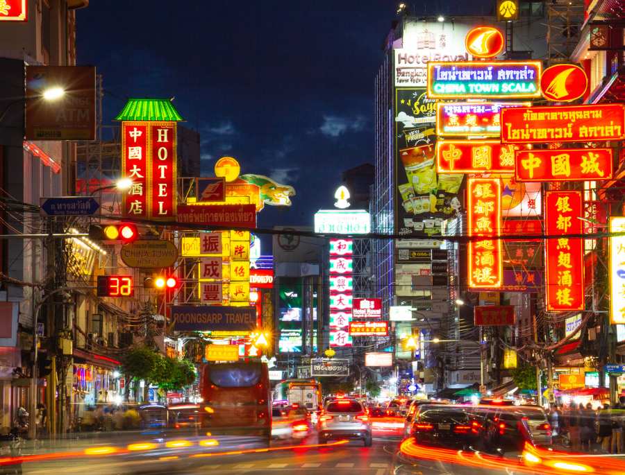 Khung cảnh nhộn nhịp mỗi khi màn đêm buông xuống tại China Town