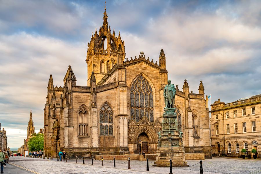 Nhà thờ St Giles - công trình kiến trúc có tính biểu tượng cao tại Edinburgh