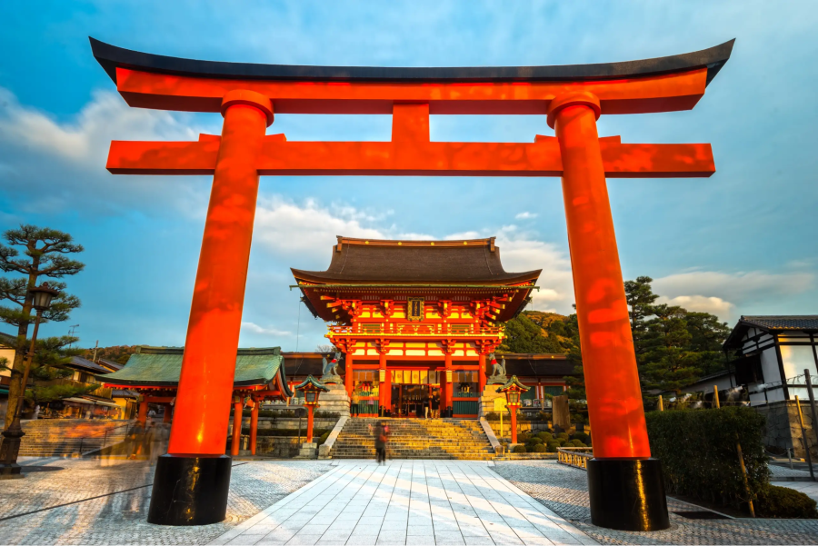 Fushimi Inari Taisha là một công trình kiến trúc độc đáo nổi tiếng tại Nhật Bản